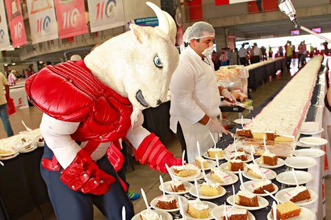 Chivas festeja con su afición