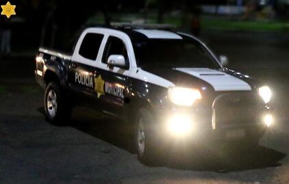 Policías municipales que agredieron a ciudadano, son llevados a la Fiscalía