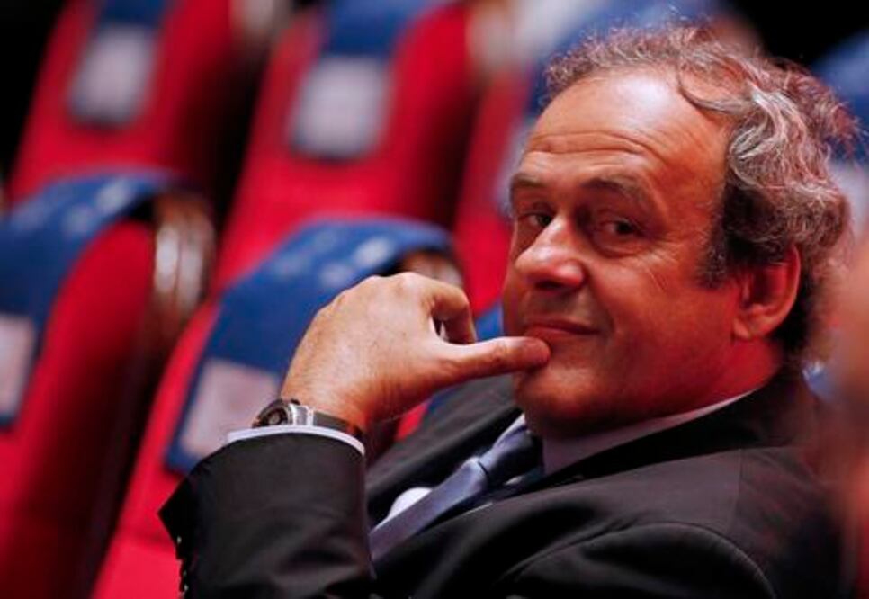 Acusan Asia de favorecer a Platini