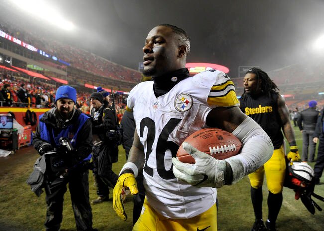 Steelers cede a capricho de Bell