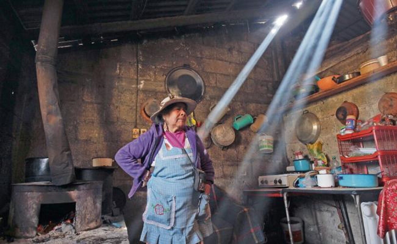 Sólo la leña mitiga los -8 grados cerca del Nevado de Toluca