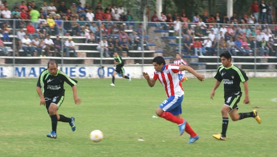 Viejos rivales van por título