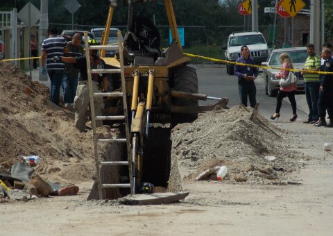 Fallece obrero al colapsar construcción