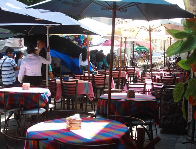 La asociación de restauranteros promueve que los dueños de nuevos negocios se acerquen a las agrupaciones para que se les pueda apoyar y que no cierren durante el primer año de vida (ARCHIVO. EL UNIVERSAL)