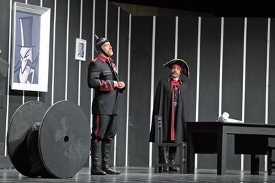 Los Bichir dedican función a los 43