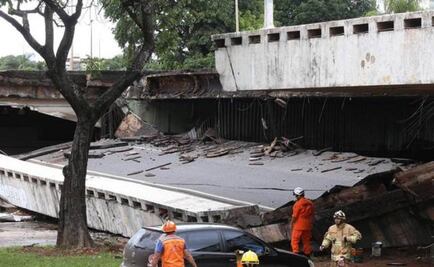 Se derrumba puente en la capital de Brasil