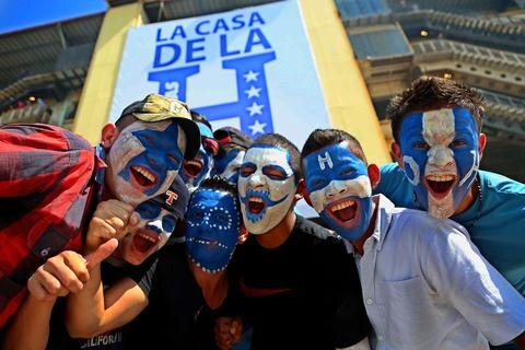 Hostilidad de la H contra el Tricolor