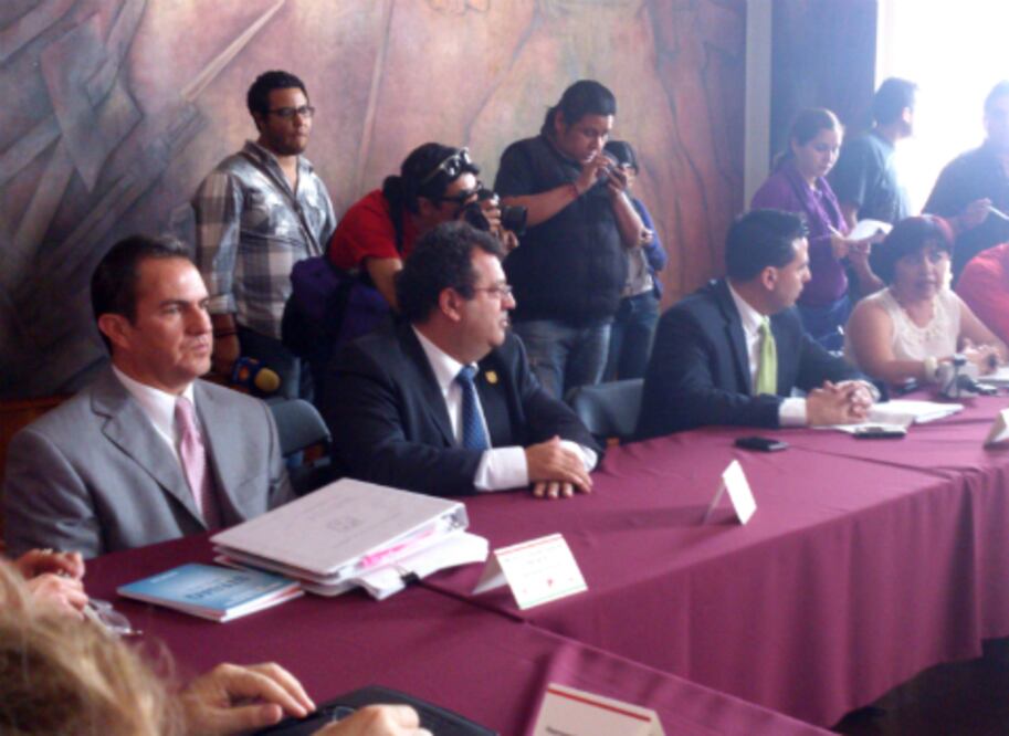 Ofrece UAQ 4.9% a sindicatos