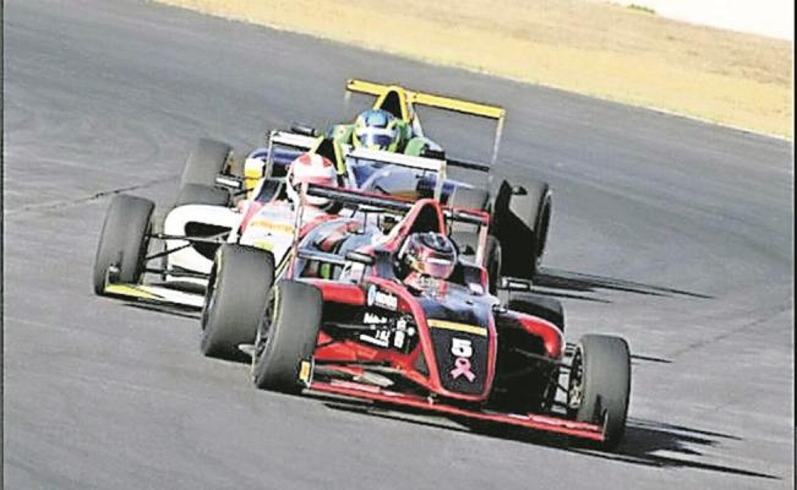 La volante poblana, de 18 años, aún no decide con qué equipo hará las pruebas en Inglaterra. Foto: TWITTER