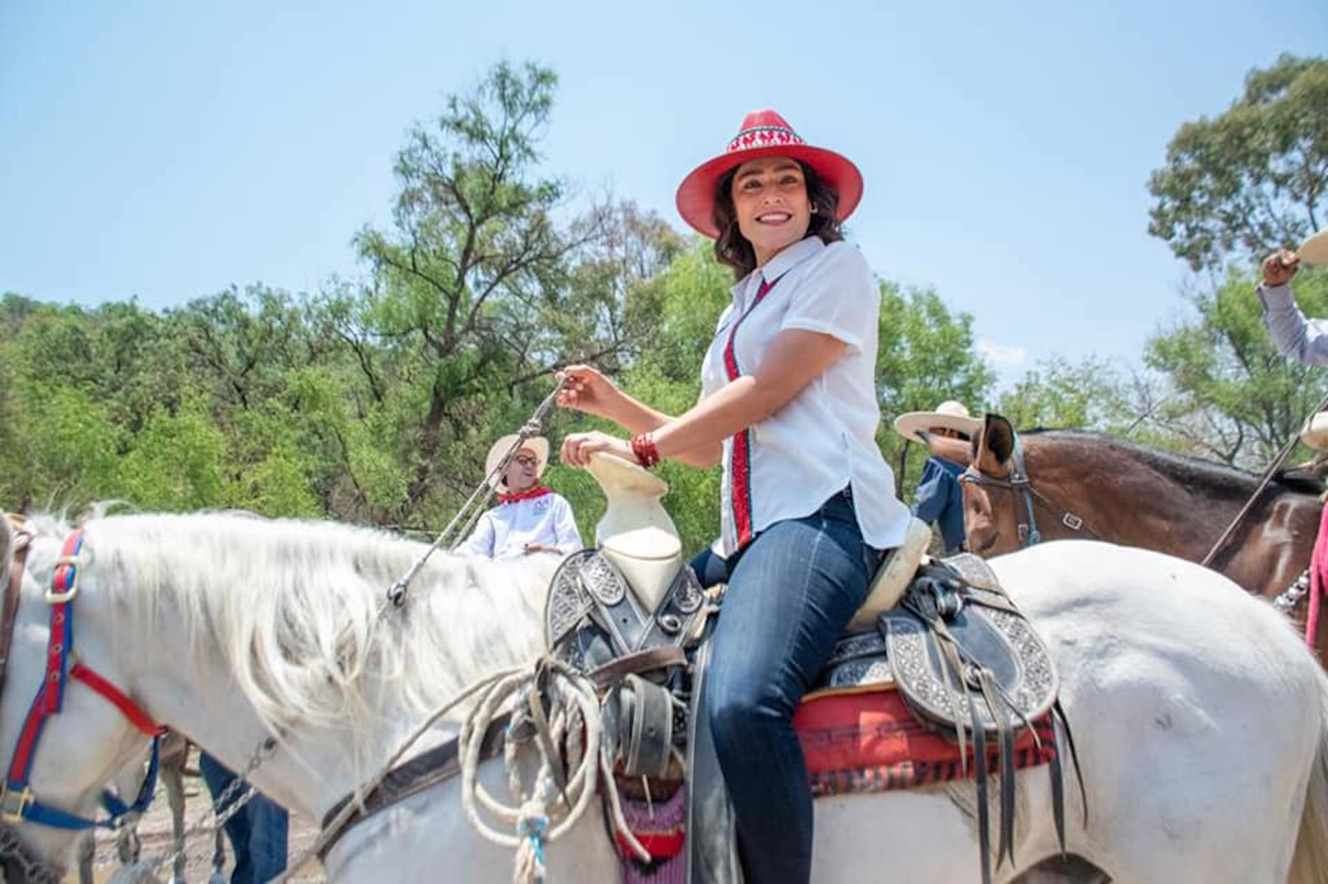 Abigail Arredondo seguirá con agenda cercana a la gente