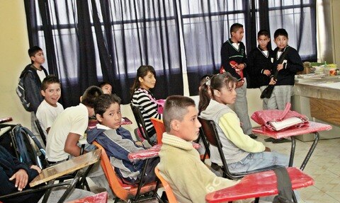 Impulsan programa de becas con 9.8 mdp