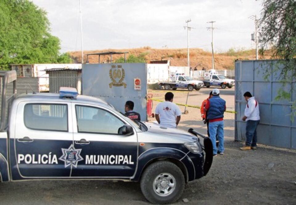 Quería llevarse un rollo de alambre