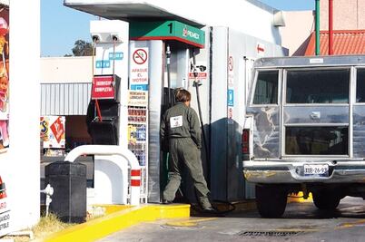 Aumento a gasolina afecta en propinas a empleados