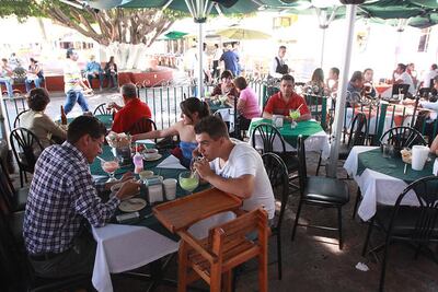 "Aún dan popotes plásticos 2% de los locales": Canirac