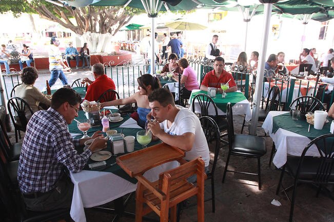 "Aún dan popotes plásticos 2% de los locales": Canirac