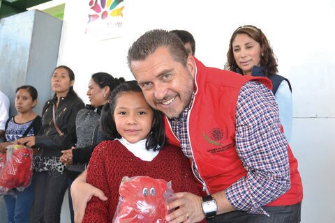 Reitera Cabrera su deber con educación