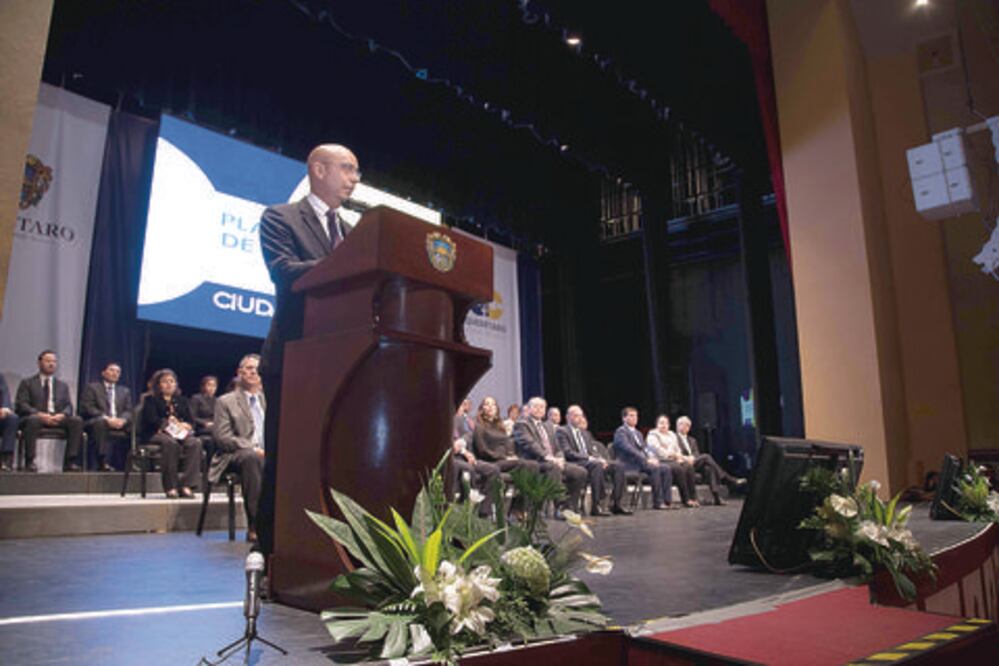 Presenta Marcos Plan ante ciudadanía