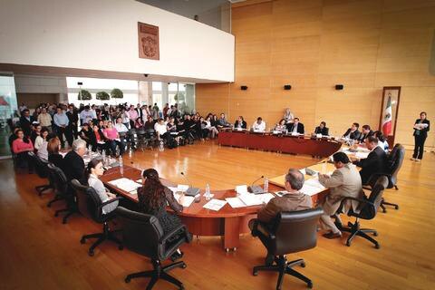 Aprueban varios puntos en cabildo