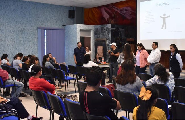 Instruyen a bachilleres en respeto y convivencia