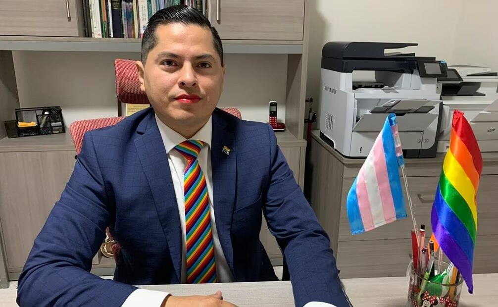 Jesús Ociel Baena llevó su lucha por la comunidad LGBT+ a redes sociales. Foto: Twitter @ocielbaena