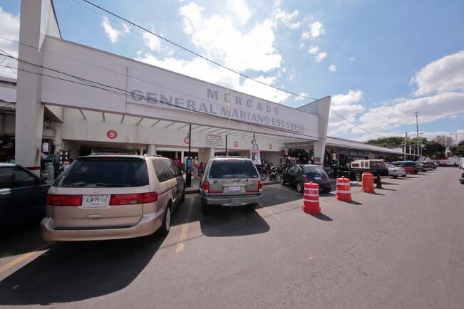 Reubicarán a comerciantes del mercado Escobedo