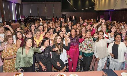 Por ella, Por Todas apuesta por Sheinbaum