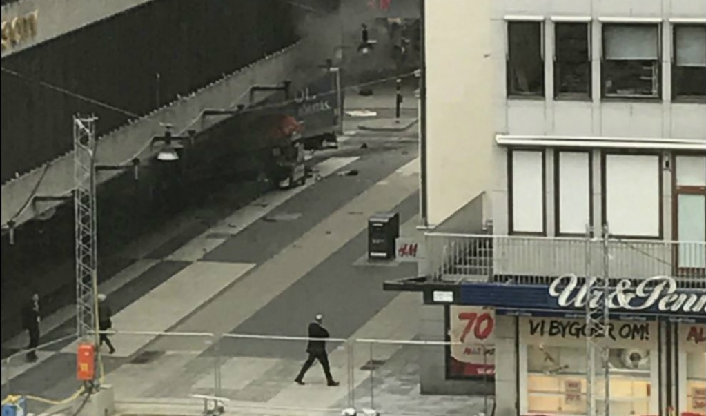Camión arrolla a varias personas en Estocolmo