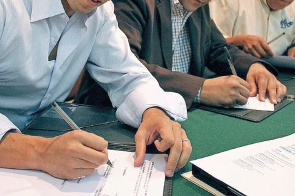 Aspirantes sin partido piden apoyo