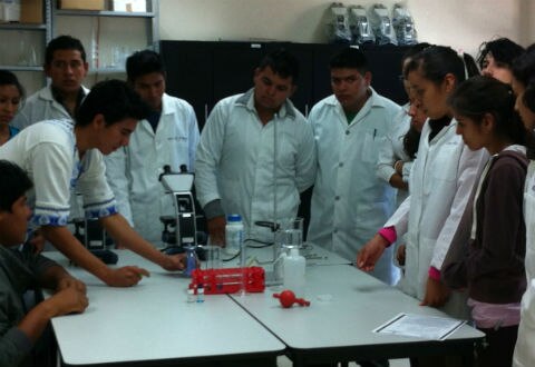 Crean universitarios abono líquido 