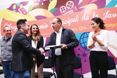 Reconoce municipio a jóvenes con talento 
