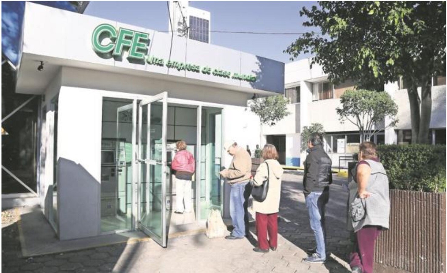¿AMLO hará "borrón y cuenta nueva" para deudores de la luz y CFE?