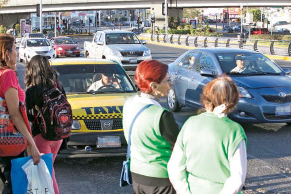 Gobierno presentará iniciativa para regular Uber y Cabify