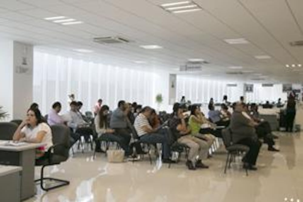 Espera SAT 10 mil contribuyentes