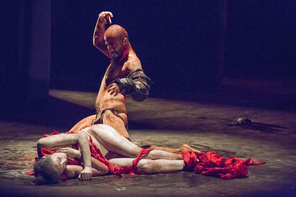 Butoh, obra de danza que muestra un estilo diferente