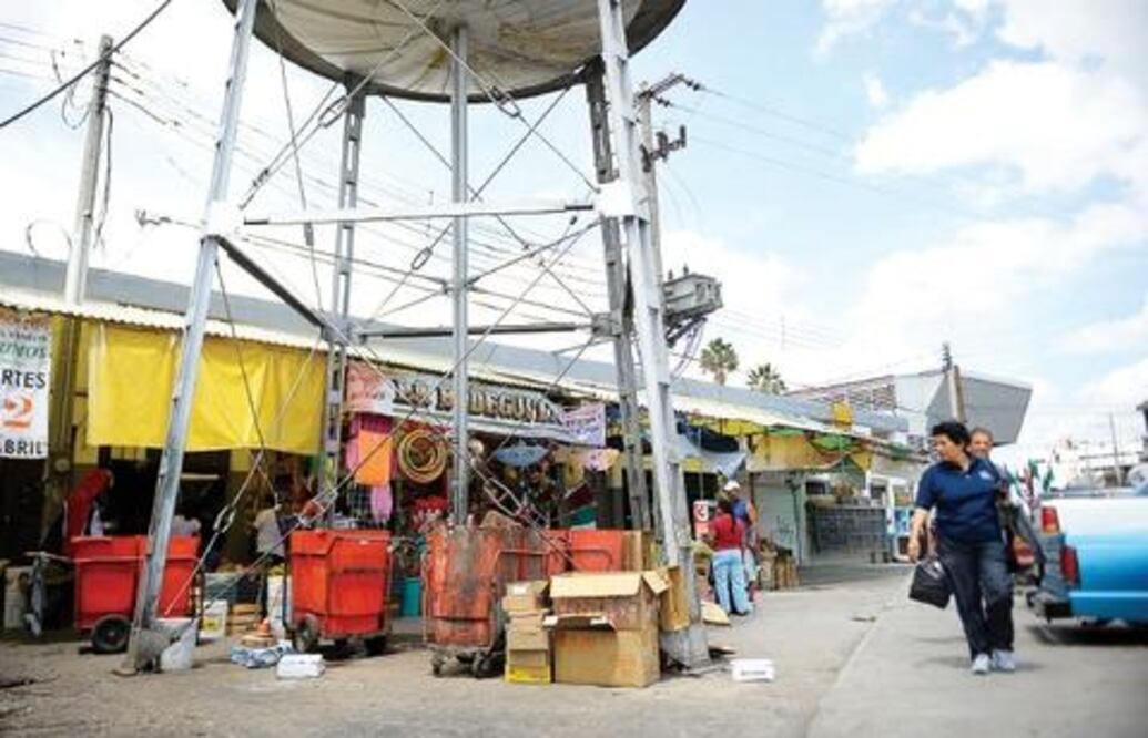 A la semana, 200 robos en Mercado Escobedo