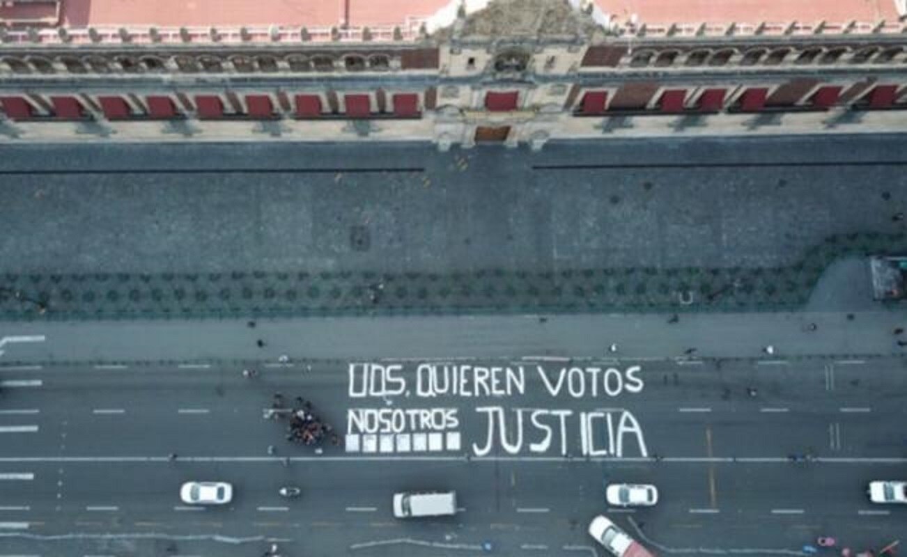 “Ustedes quieren votos, nosotros queremos Justicia”, dicen periodistas en Palacio Nacional