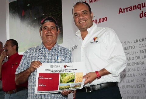 Dotan a productores de semilla de maíz 