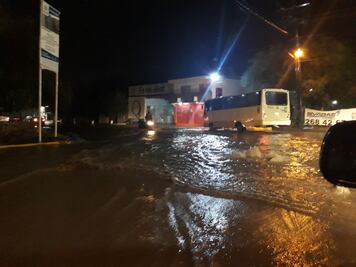Lluvia deja encharcamientos en San Juan del Río