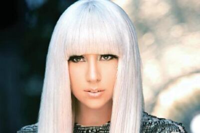 Gaga sorprende, se porta bien 