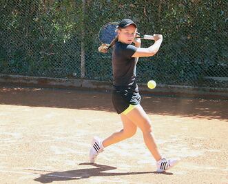 Bárcena avanza en Junior Cup