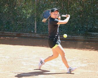 Bárcena avanza en Junior Cup