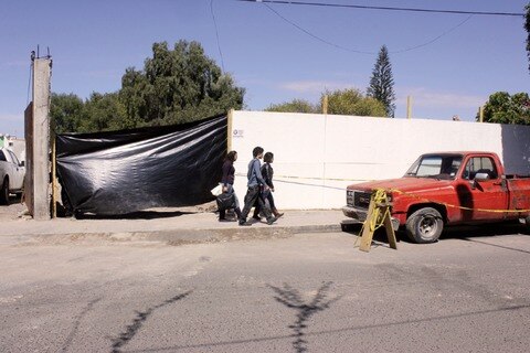 Sin licencia, Aurrera de Reforma