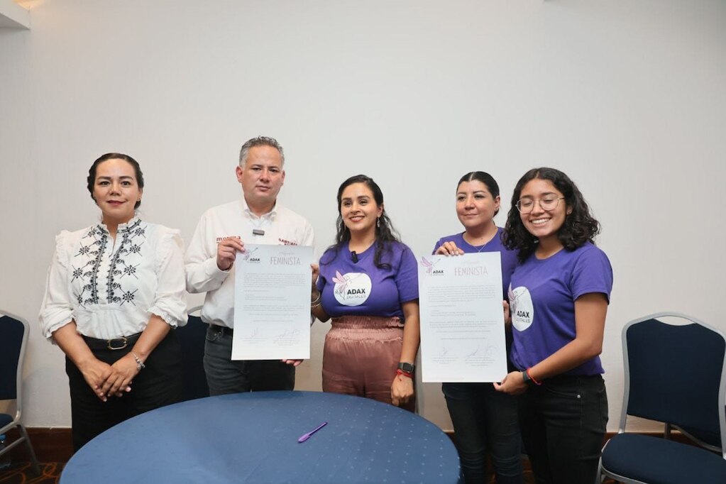 Santiago Nieto se compromete con colectivas feministas