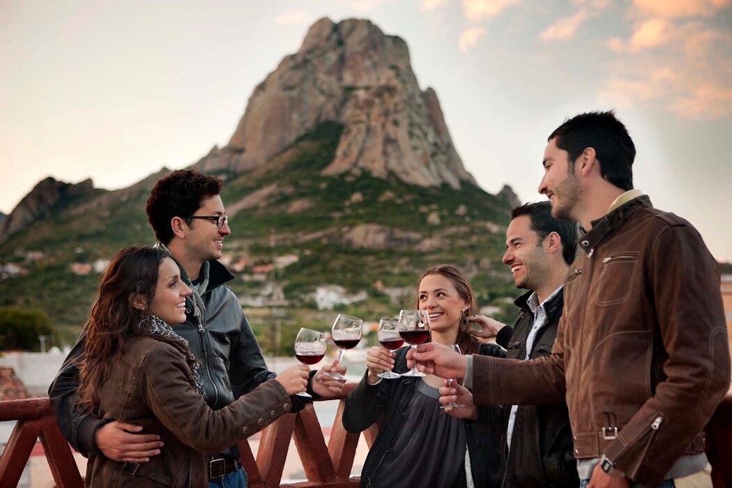 Bernal recibe Feria de Arte, Vino y Queso