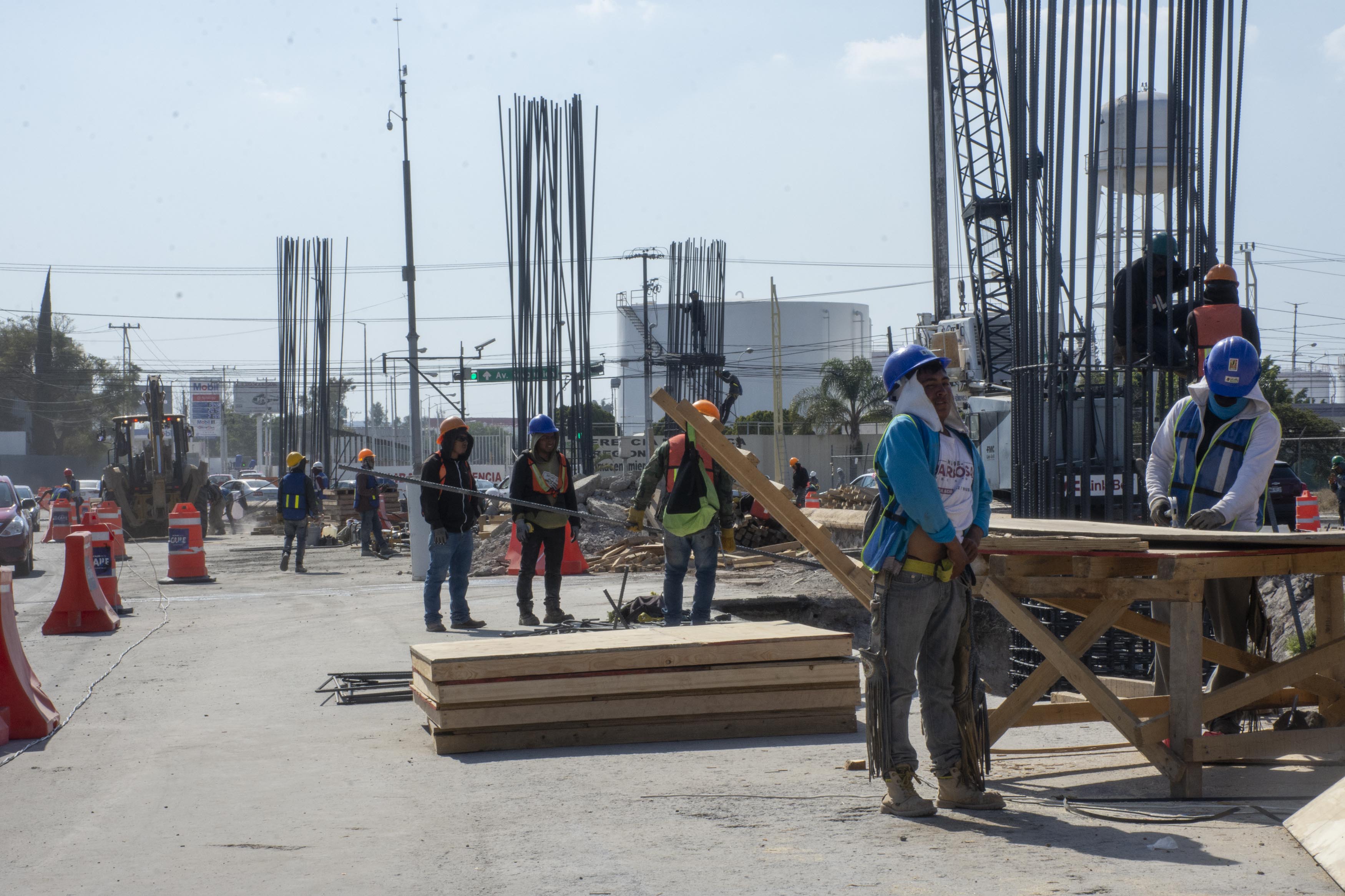 Se quedan sin empleo 15 mil trabajadores de la construcción