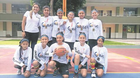 Academia Gorilas tiene debut soñado