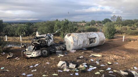 Por accidente, cierran parcialmente circulación en la carretera Querétaro-San Luis Potosí