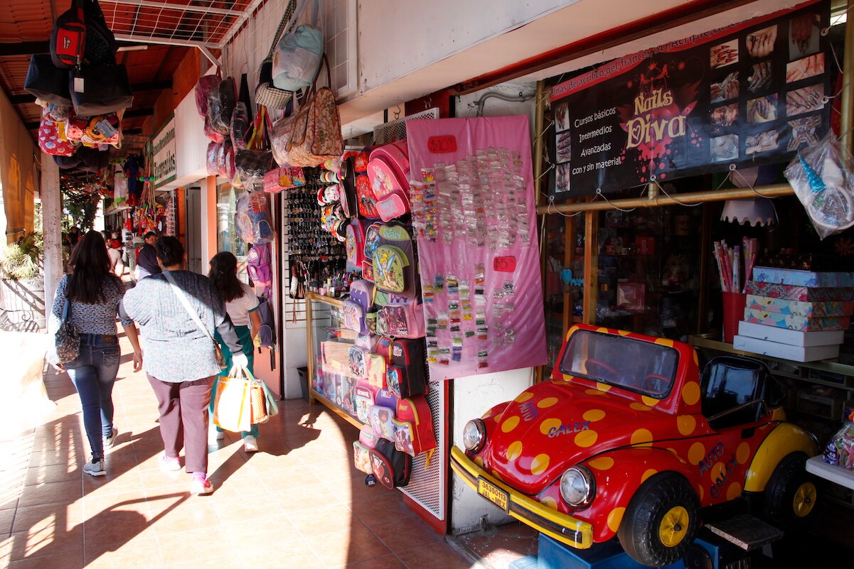 ¡Es fraude! Representantes de "cámaras patito" están visitando comercios locales