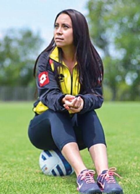 Una doctora que hace historia en la Liga MX