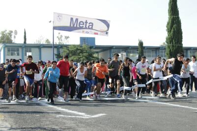 Realizó UAQ 6ª Carrera Universitaria